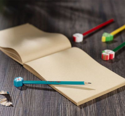 crayon de noel personnalisable avec gomme 