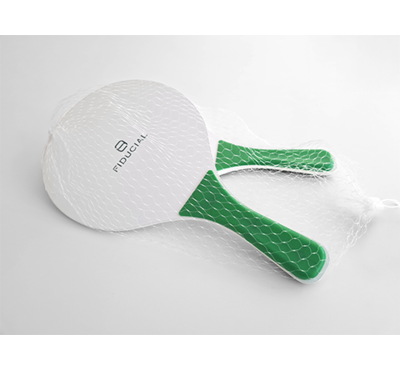 raquette de plage avec le manche vert