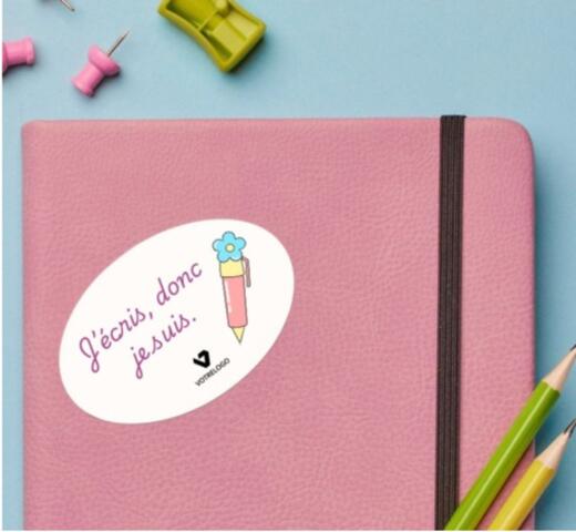 cahier avec autocollant