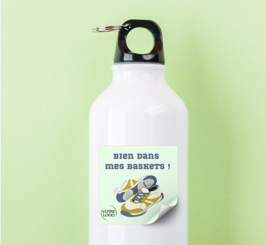 sticker autocollant marketing à coller sur une gourde de sport