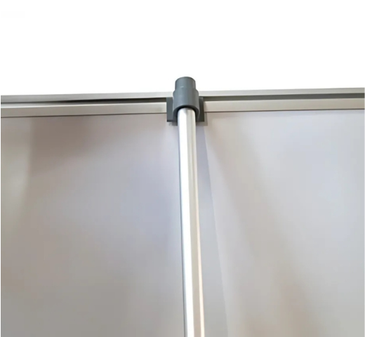 Fixation haute du roll up essentiel de Veoprint