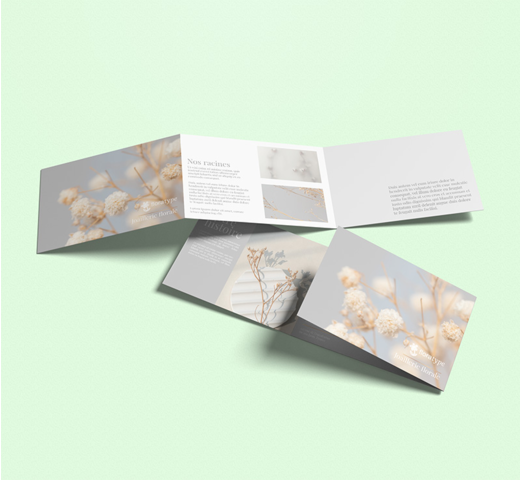 dépliant de 6 pages avec un pliage accordéon, au format A5 fermé